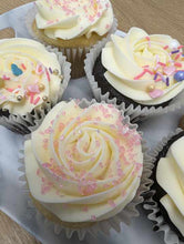 Load image into Gallery viewer, Cupcakes